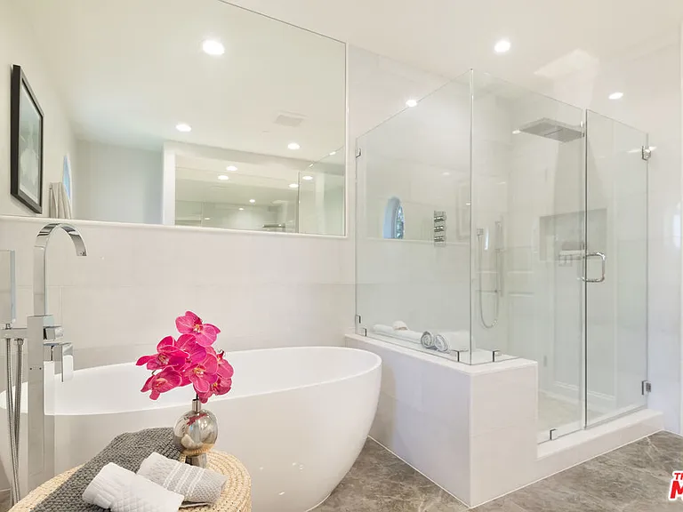 202 N Crescent Dr #1 — Photo 16