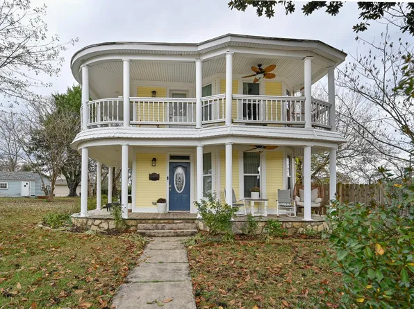 604 10th St, Mena, AR 71953