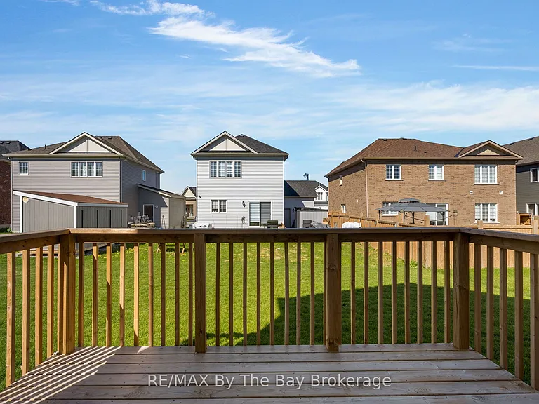 214 Cubitt St — Photo 31