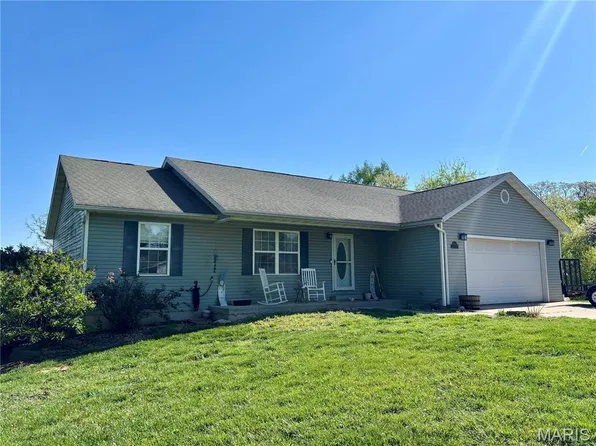 17604 Monaco Dr, Brighton, IL 62012