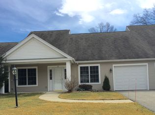 10 Lodge Ln, Wilbraham, MA 01095