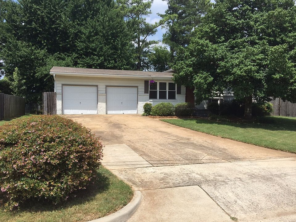1st image of 225 Curtis Dr SE