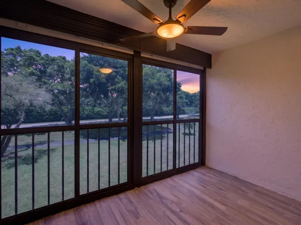 6935 Huntington Lane #207, Delray Beach, FL 33446