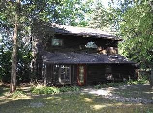 9441 Lakeview Dr, Pinckney, MI 48169