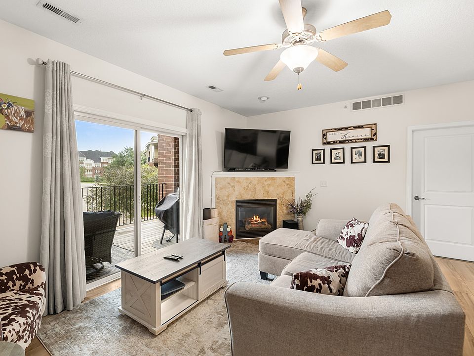 1st image of 6350 Coachlight Dr Unit 3207