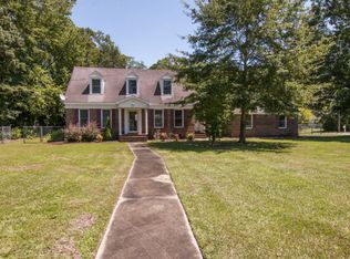 1901 Pawnee Dr, Kinston, NC 28504
