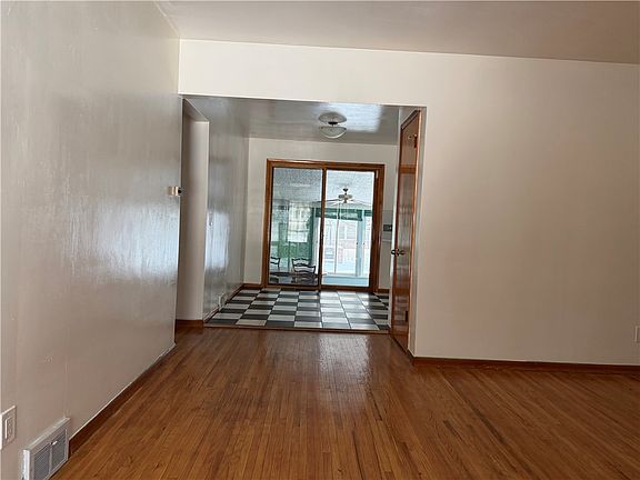 4th image of 26 Merrydale Dr