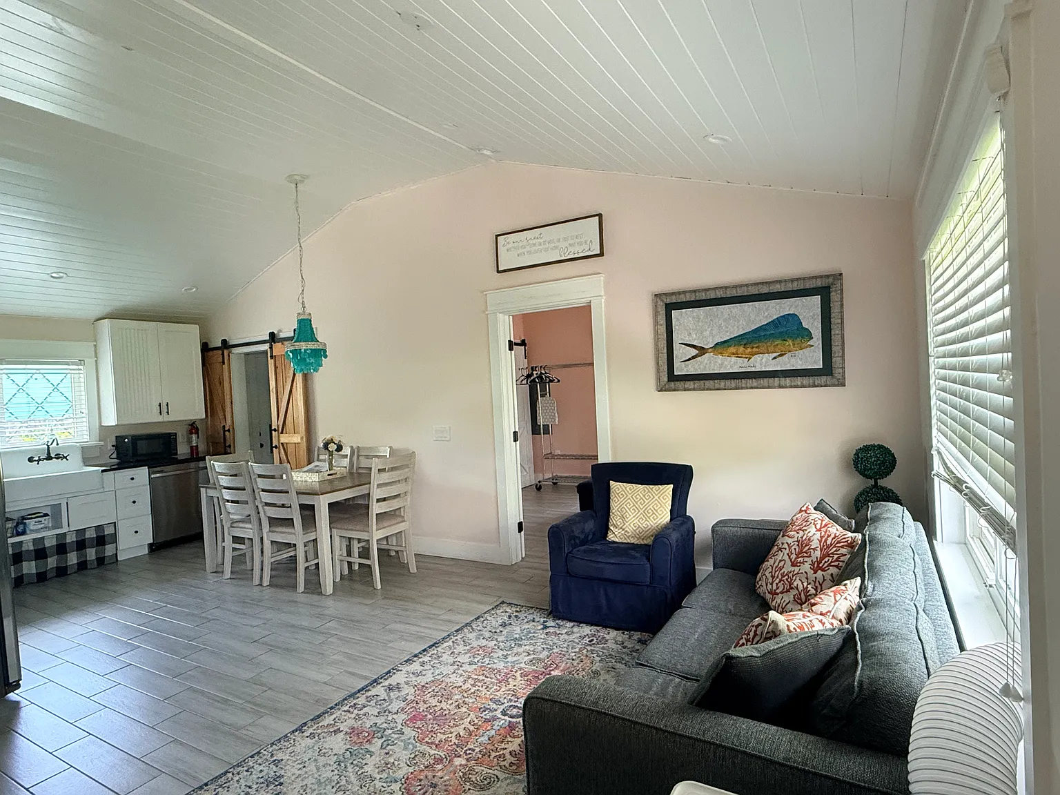 3 bed, 1100 sqft, $3,500 — Photo 4