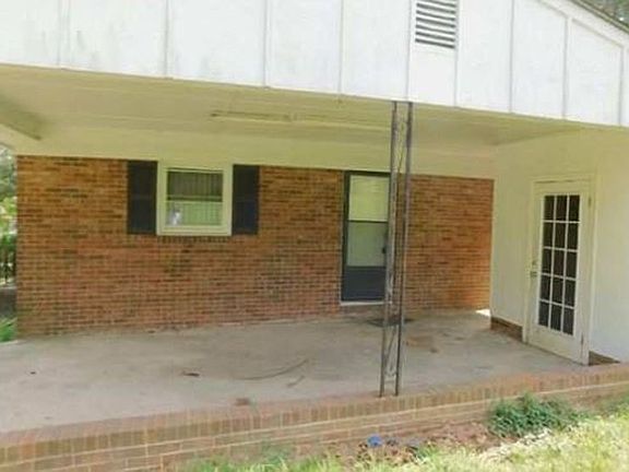 4th image of 2628 Stonehaven Dr