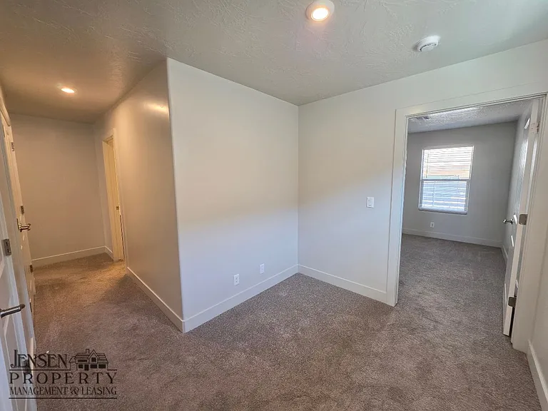528 S Riverbed Dr — Photo 23