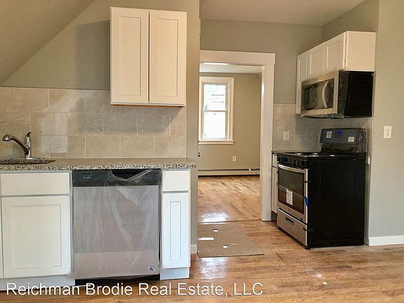 4th image of 27 Shelton Ave #3