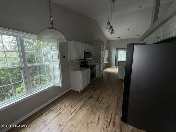 3rd image of 116 Bermuda View
