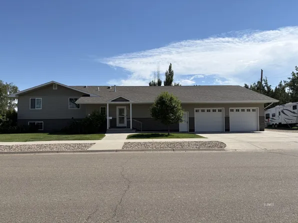 2516 Comstock St, Miles City, MT 59301