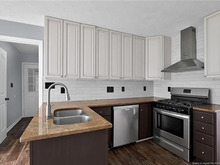 1183 Helmsley Dr — Photo 12