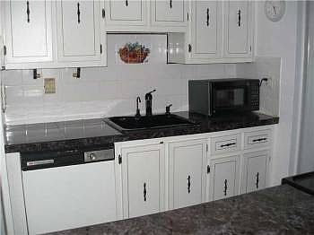 2nd image of 220 Lakeview Dr APT 104