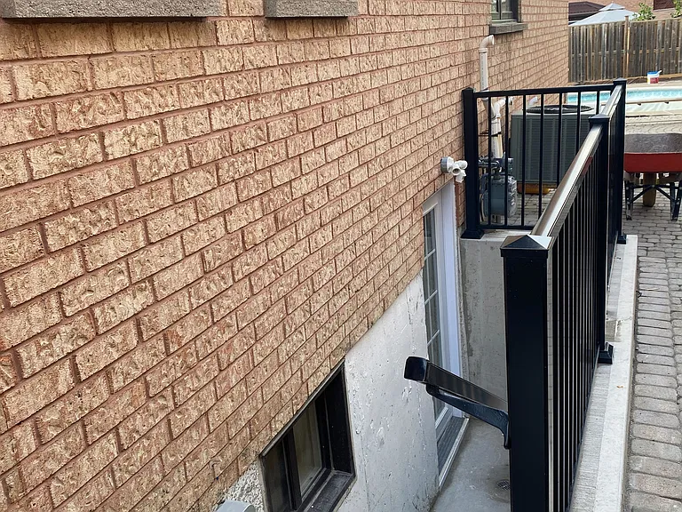 3271 Pilcom Cres #LOWER — Photo 3