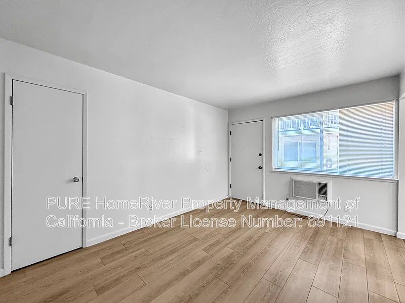 3226 X St #1