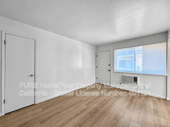 3226 X St APT 1, Sacramento, CA 95817