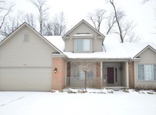 1282 Morning Mist Dr, Howell, MI 48843