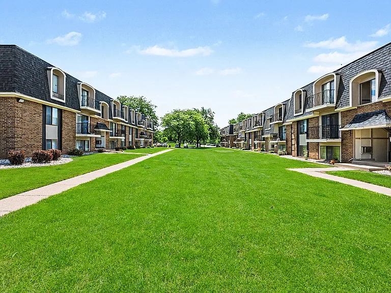 Brookside Apartments — Photo 44