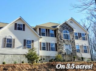 112 Castaldo Ln, Henryville, PA 18332