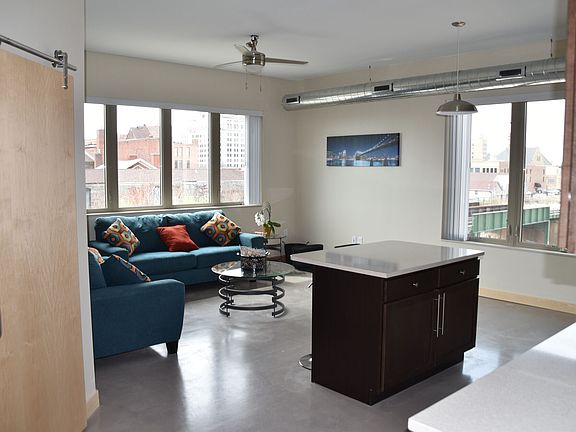 5th image of 501 Brady St #6207894