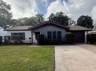 5149 Main Ave, Groves, TX 77619