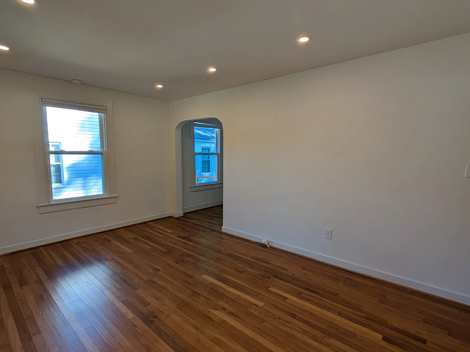 2 bed, 974 sqft, $2,000 — Photo 3