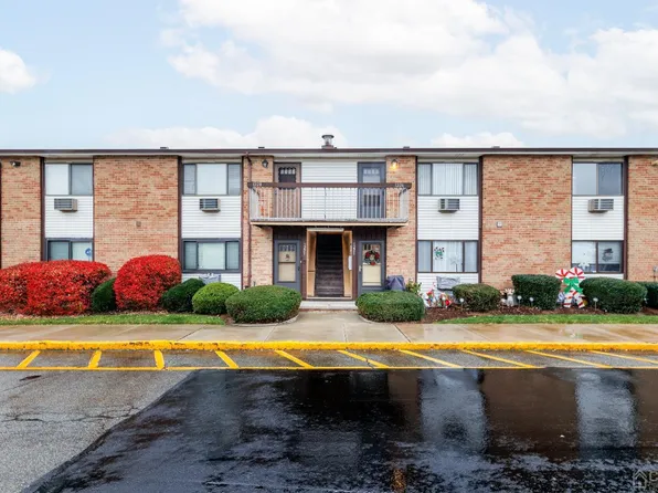 1226 Cricket Ln, Woodbridge, NJ 07095