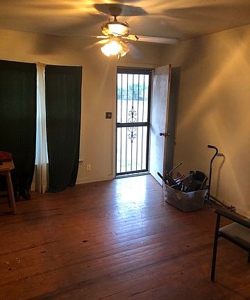 5th image of 1307 Pecan Valley Dr