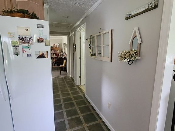 5th image of 731 Woodlawn Ave