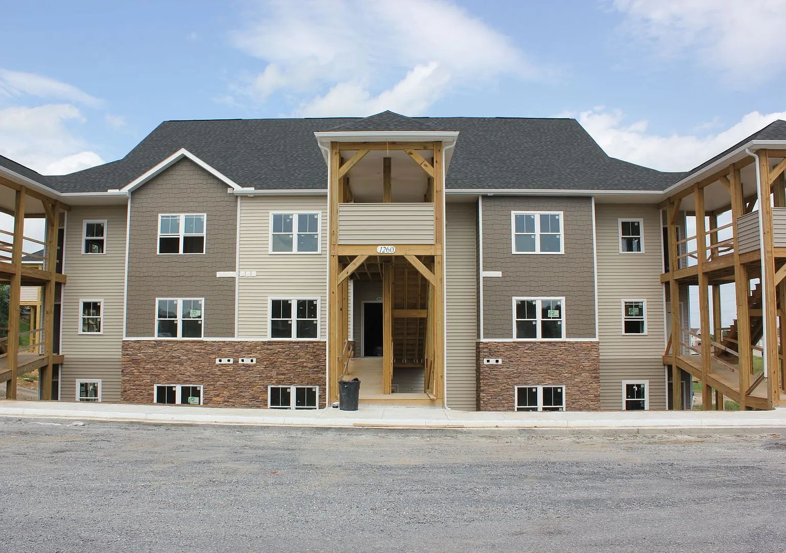 Condo for Rent — Photo 1