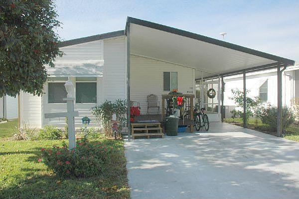 Home for Sale in Leesburg, FL $27,900
