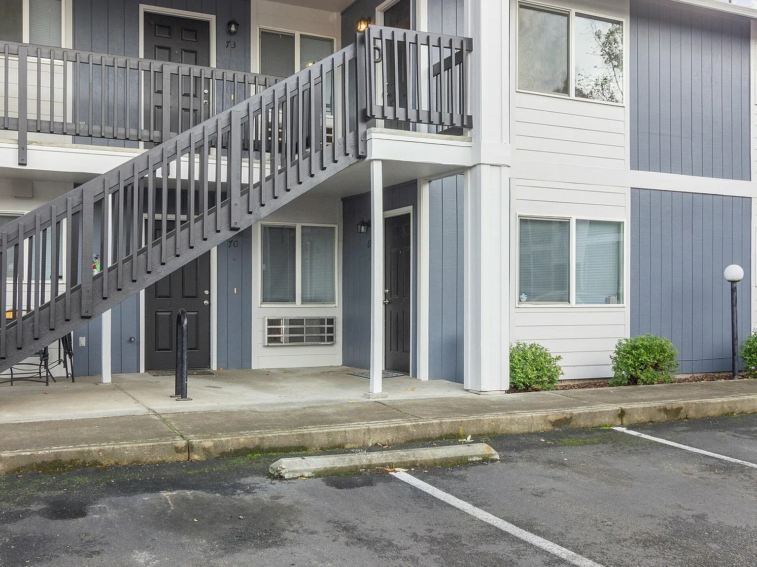Brentwood Village — Photo 4