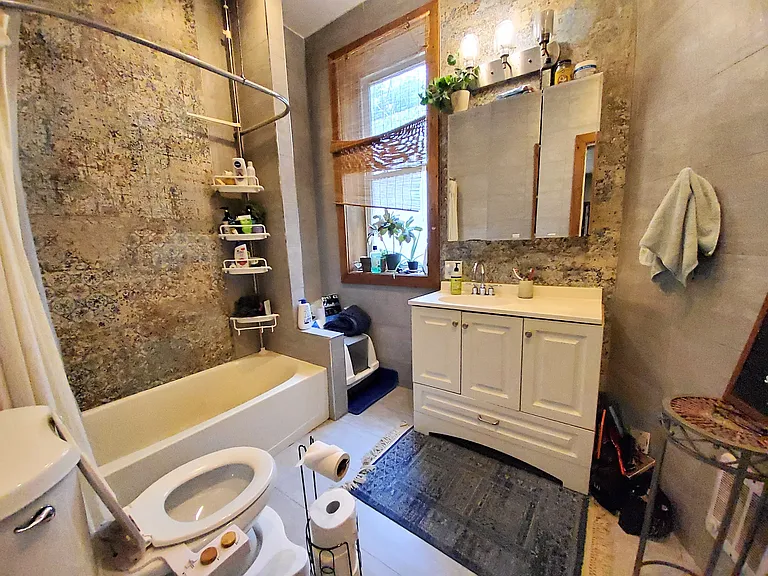758 Willoughby Ave #2 — Photo 10