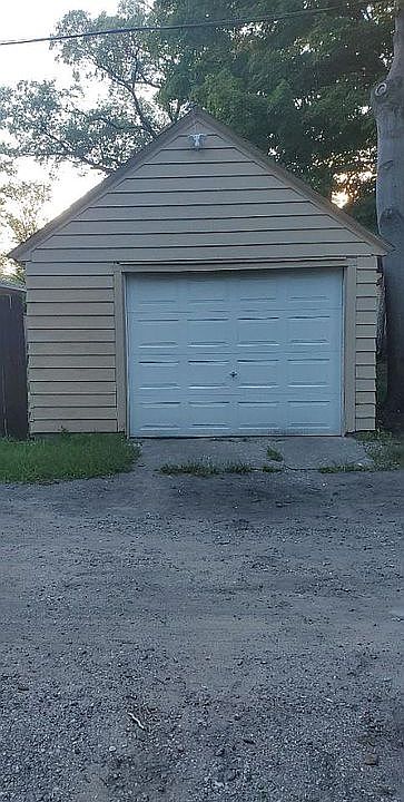 2nd image of 2930 6th St