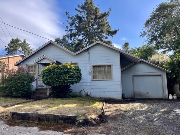 1824 NW 26th St, Lincoln City, OR 97367