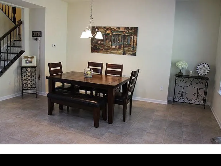 8026 Hinsdale Ln — Photo 2