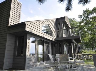 15 Vantage Pointe Gln, Glen Arbor, MI 49636