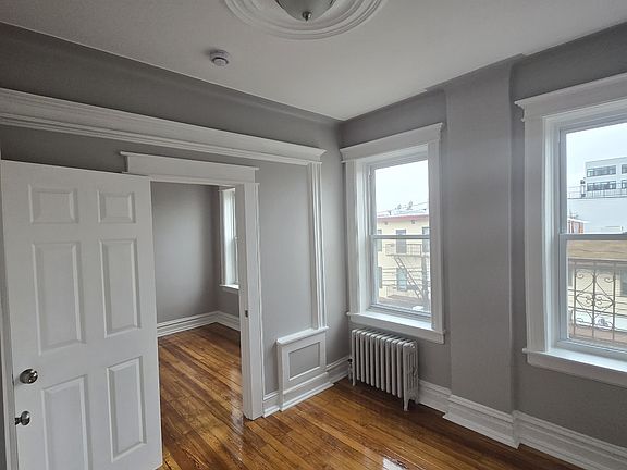 2nd image of 456 Baldwin Ave #Ag