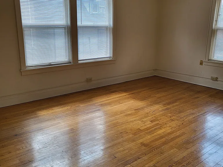 902 Grand Ave — Photo 24