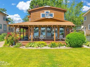 9898 N River Rd, Algonac, MI 48001