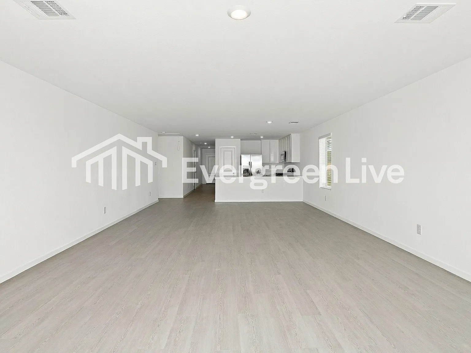4 bed, 3.0 bath, 1868 sqft, $2,040 — Photo 4