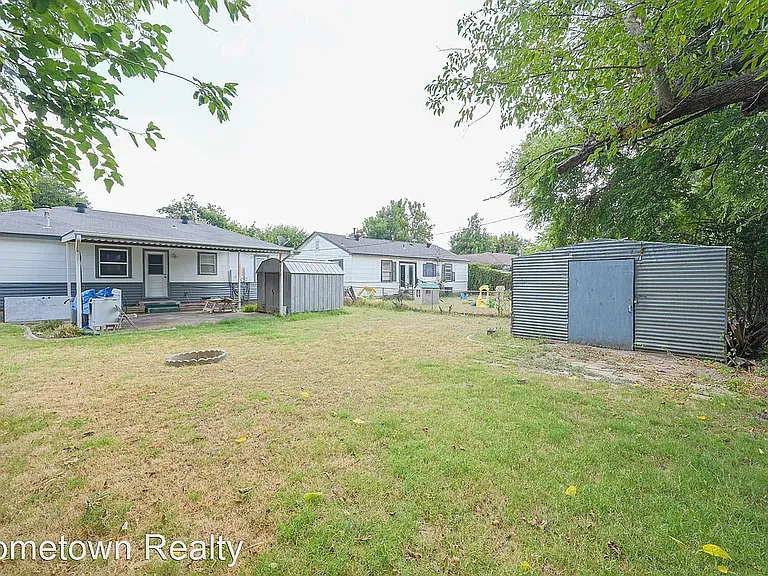 2325 Mustang St — Photo 19