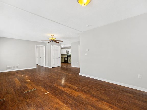 4th image of 211 Willow St
