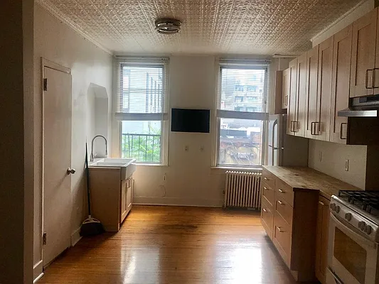 Rented by Dream Space Realty | media 8