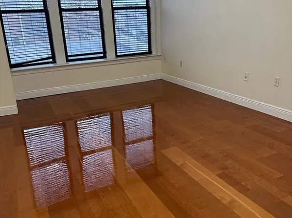 7 Main St APT 204, Brockton, MA 02301
