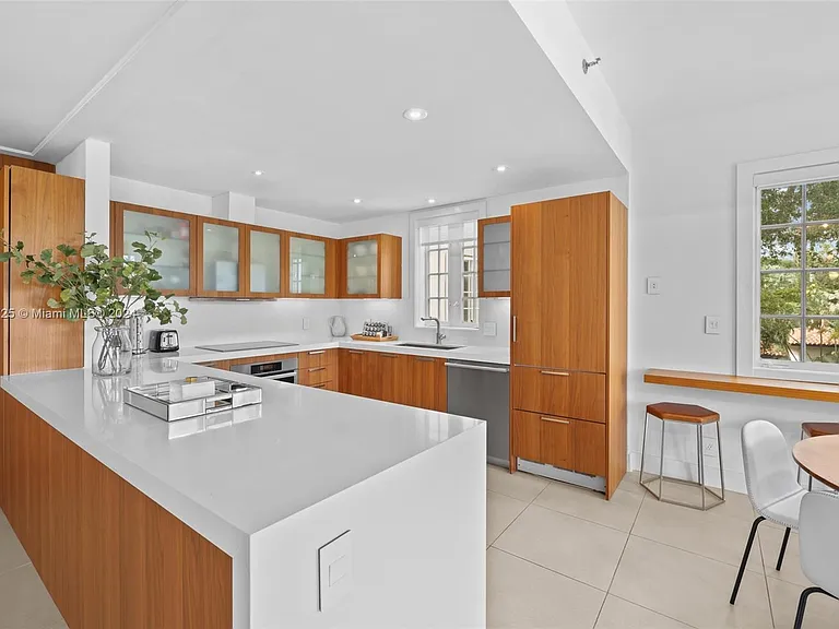 19127 Fisher Island Dr #19127 — Photo 13