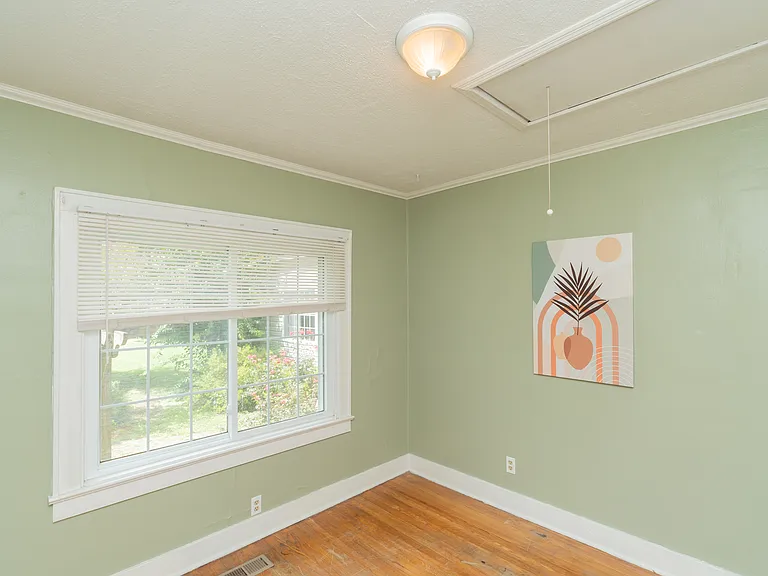 4 Orlando Dr — Photo 37