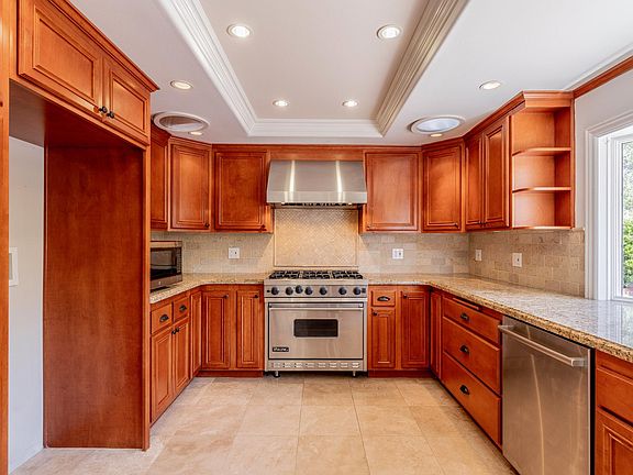 2nd image of 1604 S Camberwell Pl